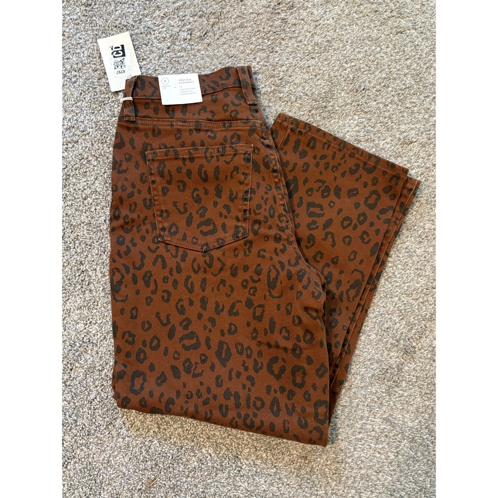 Universal Thread | High-Rise Vintage Straight Leg Jeans in Leopard Print